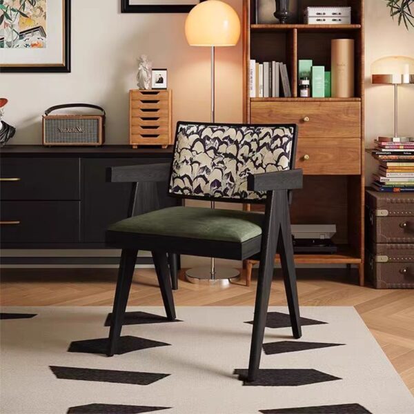 Gaoliang Dining Chair With Armest Wooden Legs OEM/ODM(YZ02)