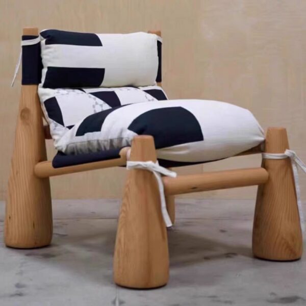 Gaoliang Accent Chair Solid Wood Medieval Style OEM/ODM (DY17)