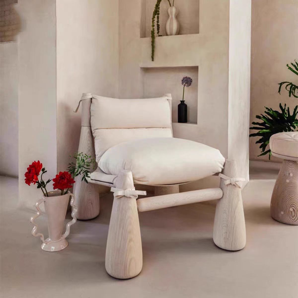 Gaoliang Accent Chair Solid Wood Medieval Style OEM/ODM (DY17)