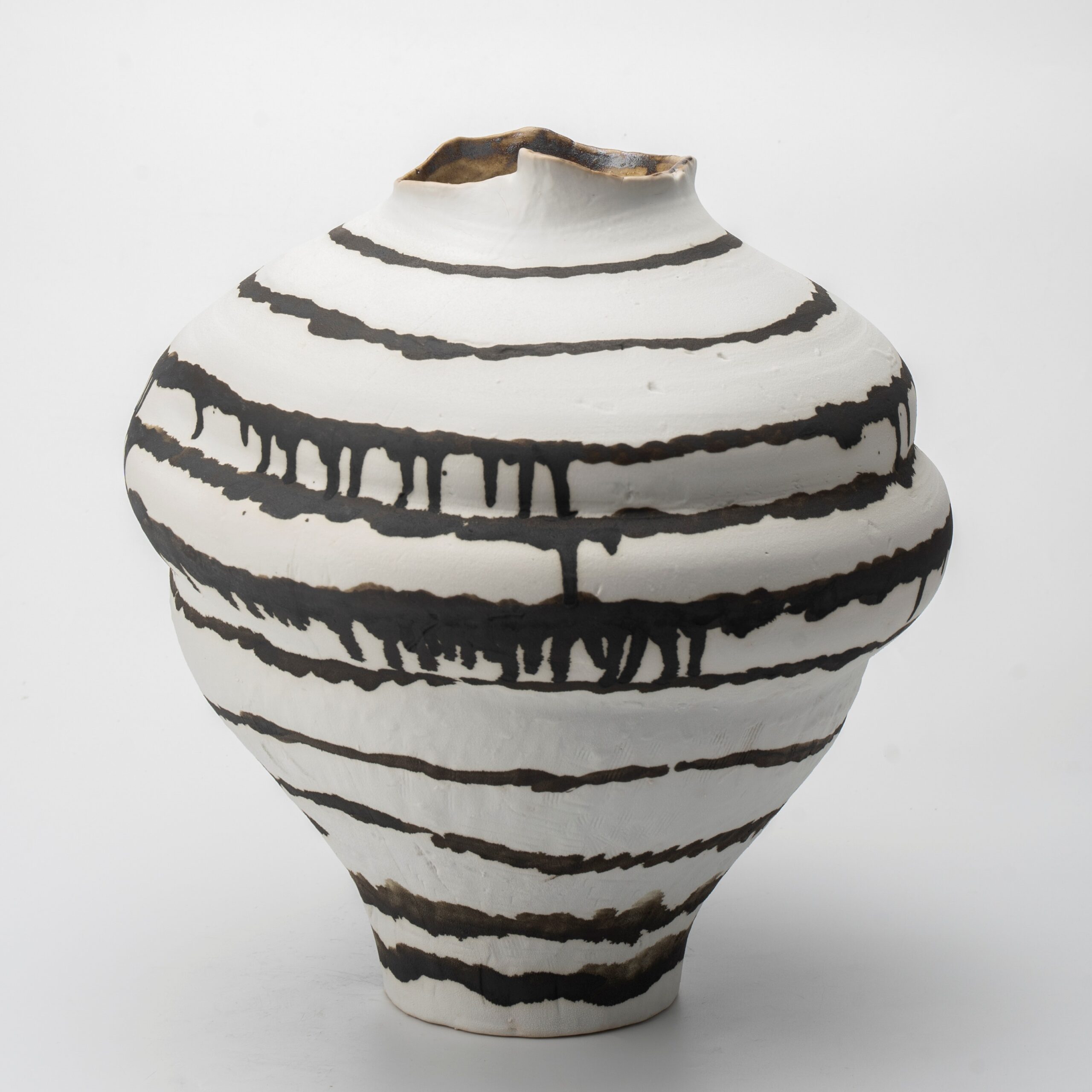 Gaoliang Indoor Desktop Vase Modern Plain Striped Handcrafty Ceramic Vases OEM/ODM (CML160)