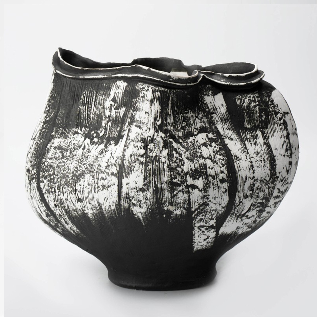 Gaoliang Ceramic Vase Black and White Tabletop Flower Vase OEM/ODM (CML16)