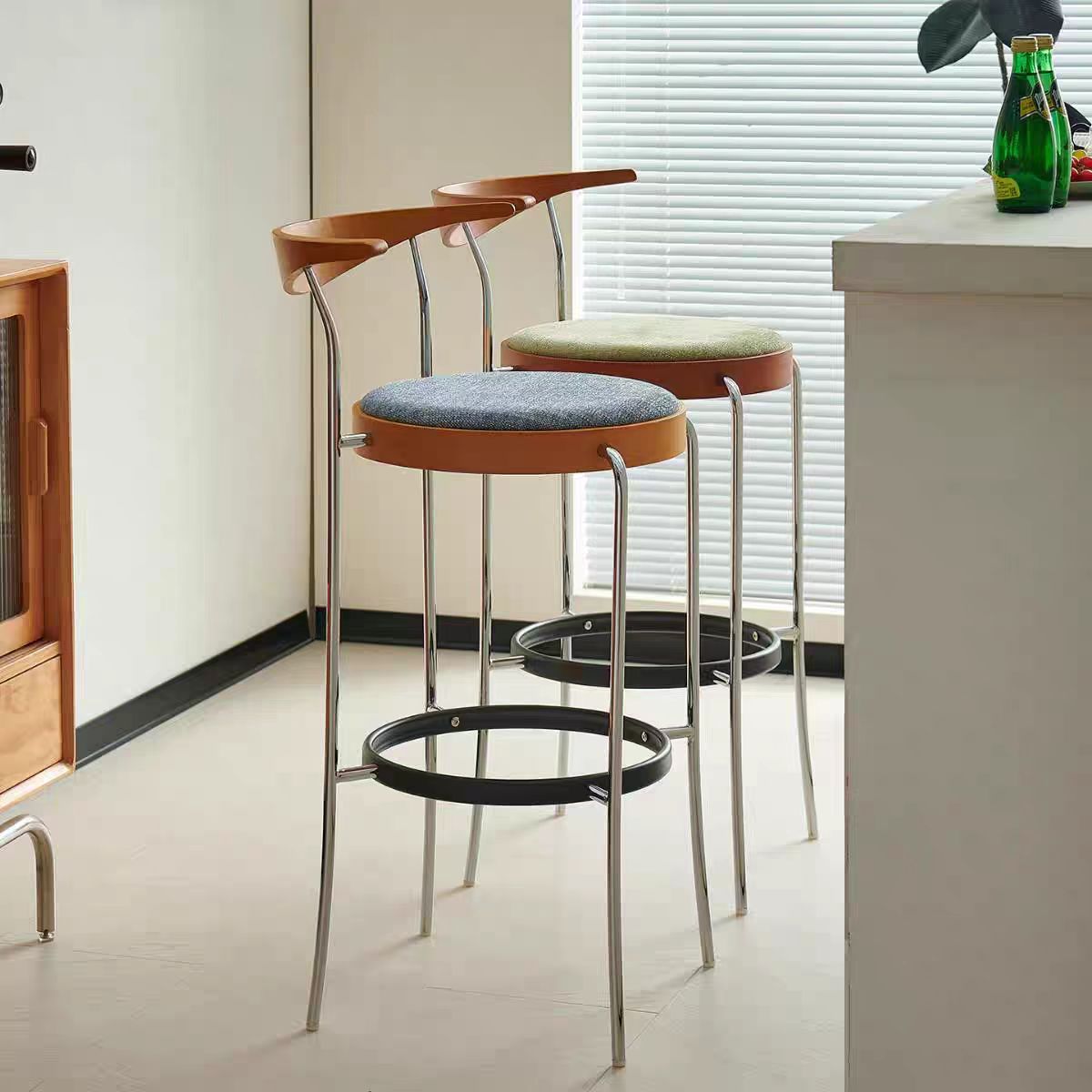Gaoliang Bar Stool Modern Fabric Upholstered High Chair for Bar OEM/ODM (BY38)