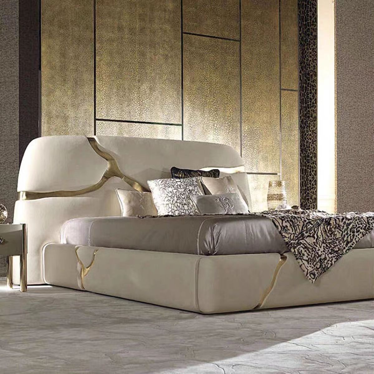 Gaoliang Bed Light Luxury Leather Upholster King Queen Full Size Bed OEM/ODM (QRC01)