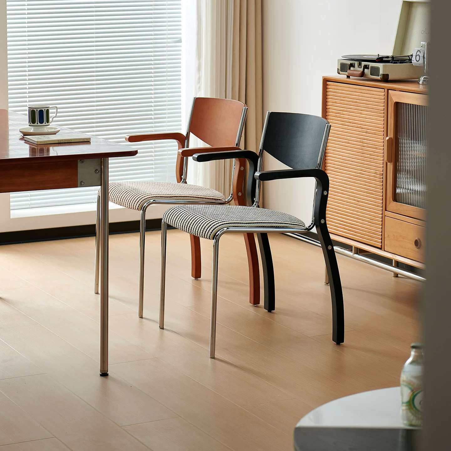 Gaoliang Dining Chair Backrest Hanging Design Dining Room Chairs OEM/ODM (YZ283)