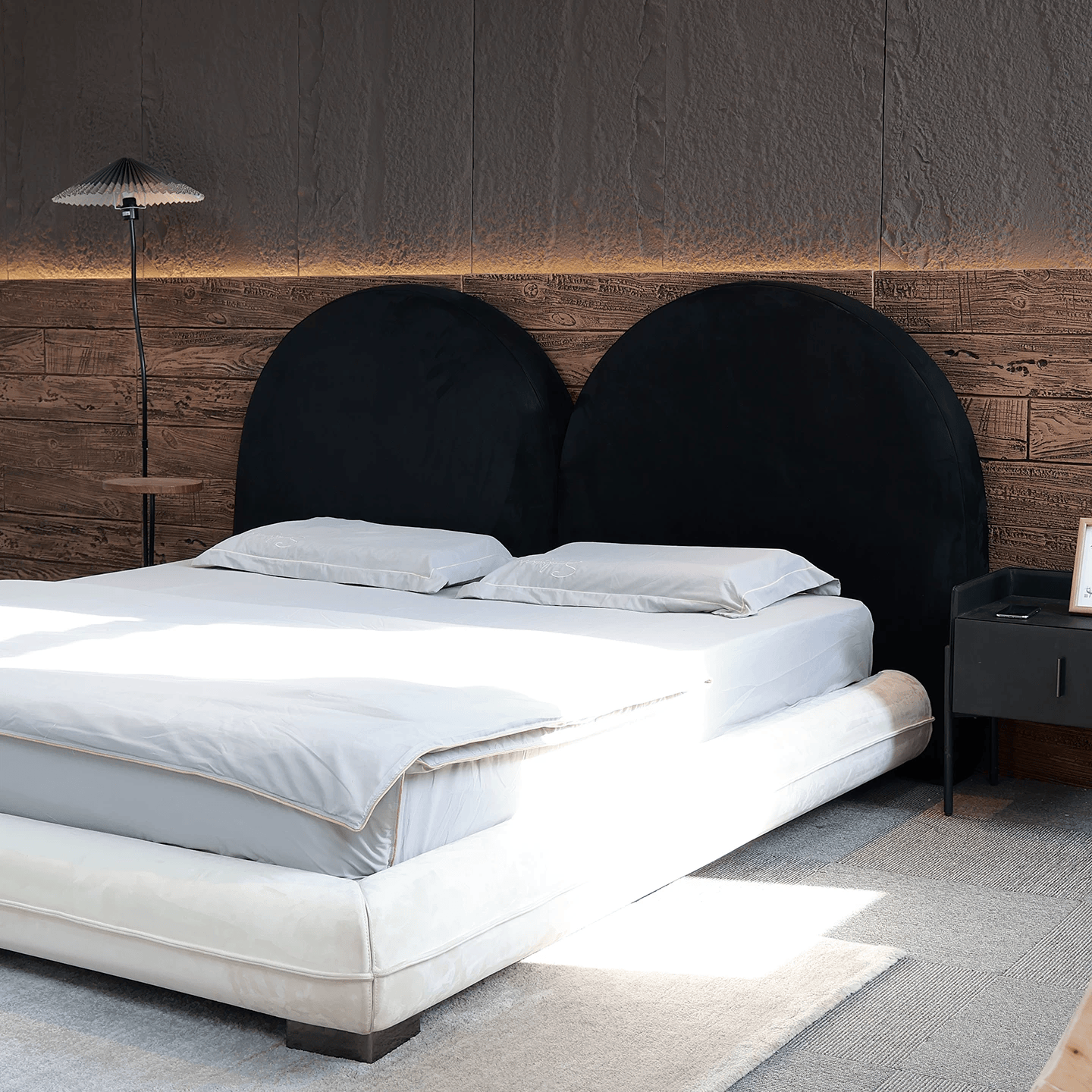 Gaoliang Bed Luxury Special Shaped King Size Queen Size Full Bed OEM/ODM (RC97)